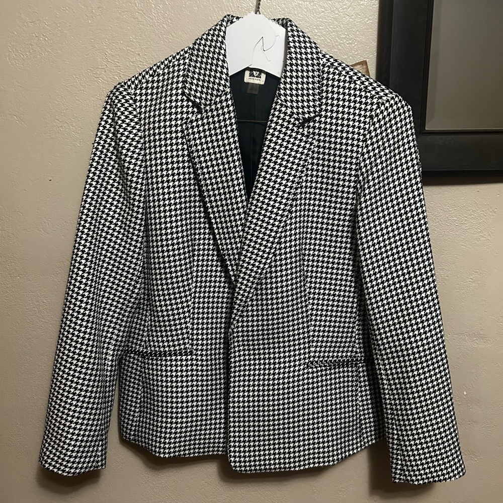 Anne Klein Black and White Houndstooth Blazer